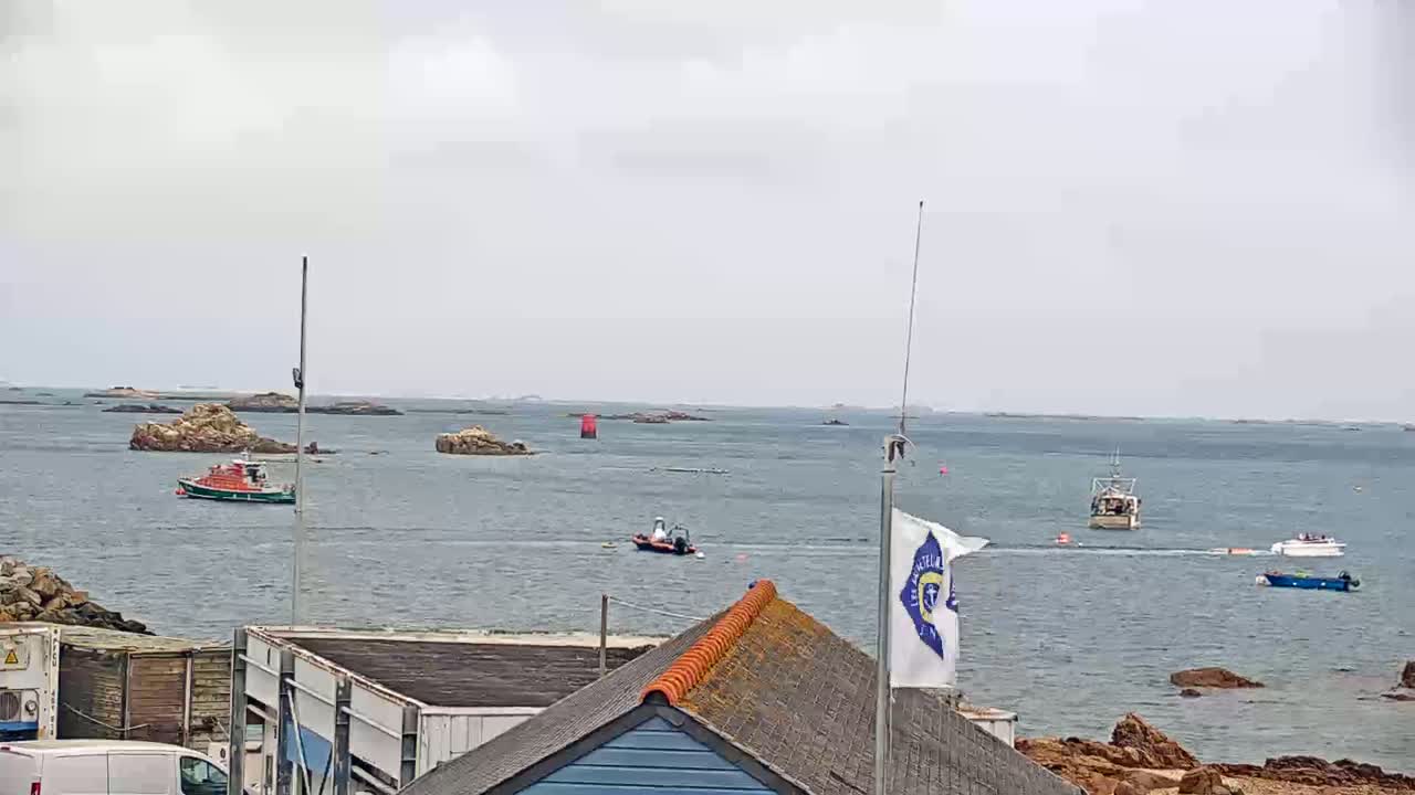 Ploubazlanec, Loguivy Village & Coast Live Cam - Guingamp, Côtes-d'Armor, 	Bretagne, France