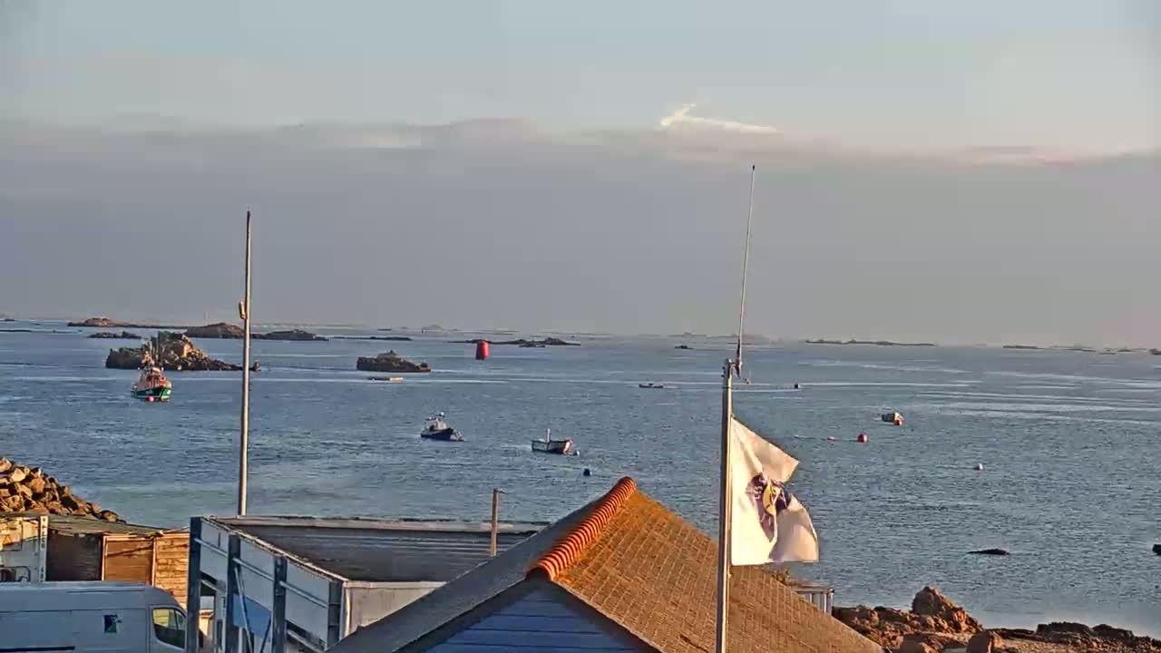 Ploubazlanec, Loguivy Village & Coast Live Cam - Guingamp, Côtes-d'Armor, 	Bretagne, France