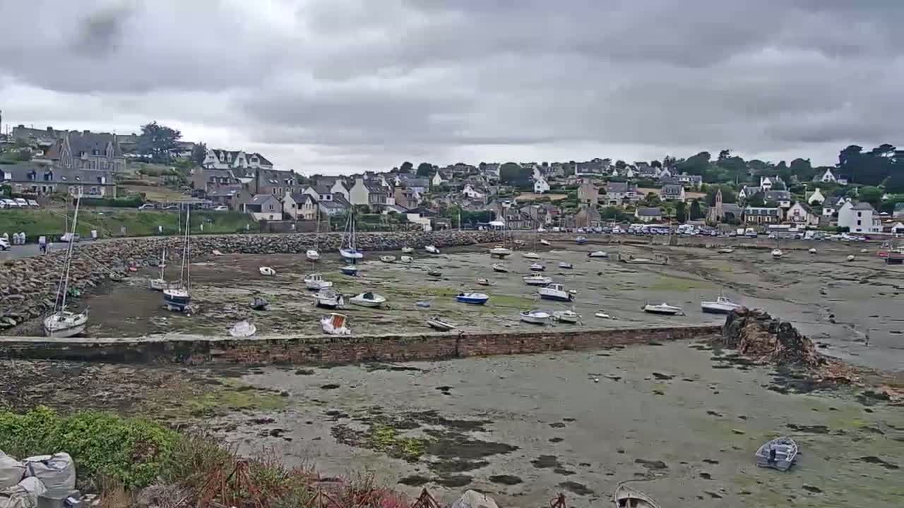 Ploubazlanec, Loguivy Village & Coast Live Cam - Guingamp, Côtes-d'Armor, 	Bretagne, France