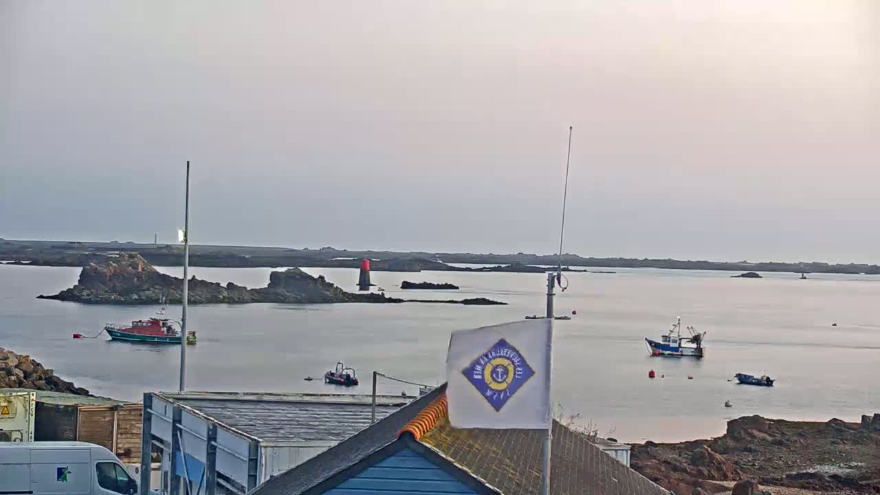 Ploubazlanec, Loguivy Village & Coast Live Cam - Guingamp, Côtes-d'Armor, 	Bretagne, France