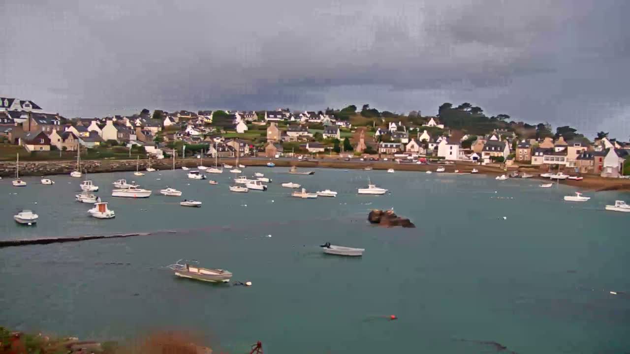 Ploubazlanec, Loguivy Village & Coast Live Cam - Guingamp, Côtes-d'Armor, 	Bretagne, France