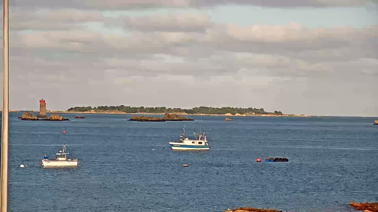 Ploubazlanec, Loguivy Village & Coast Live Cam - Guingamp, Côtes-d'Armor, 	Bretagne, France