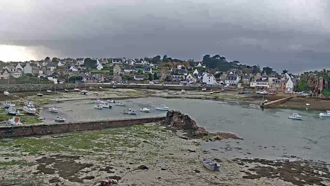 Ploubazlanec, Loguivy Village & Coast Live Cam - Guingamp, Côtes-d'Armor, 	Bretagne, France