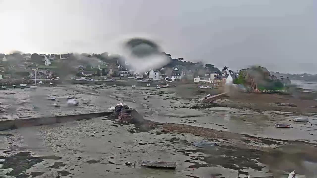 Ploubazlanec, Loguivy Village & Coast Live Cam - Guingamp, Côtes-d'Armor, 	Bretagne, France