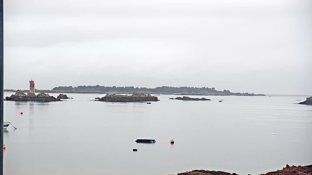 Ploubazlanec, Loguivy Village & Coast Live Cam - Guingamp, Côtes-d'Armor, 	Bretagne, France