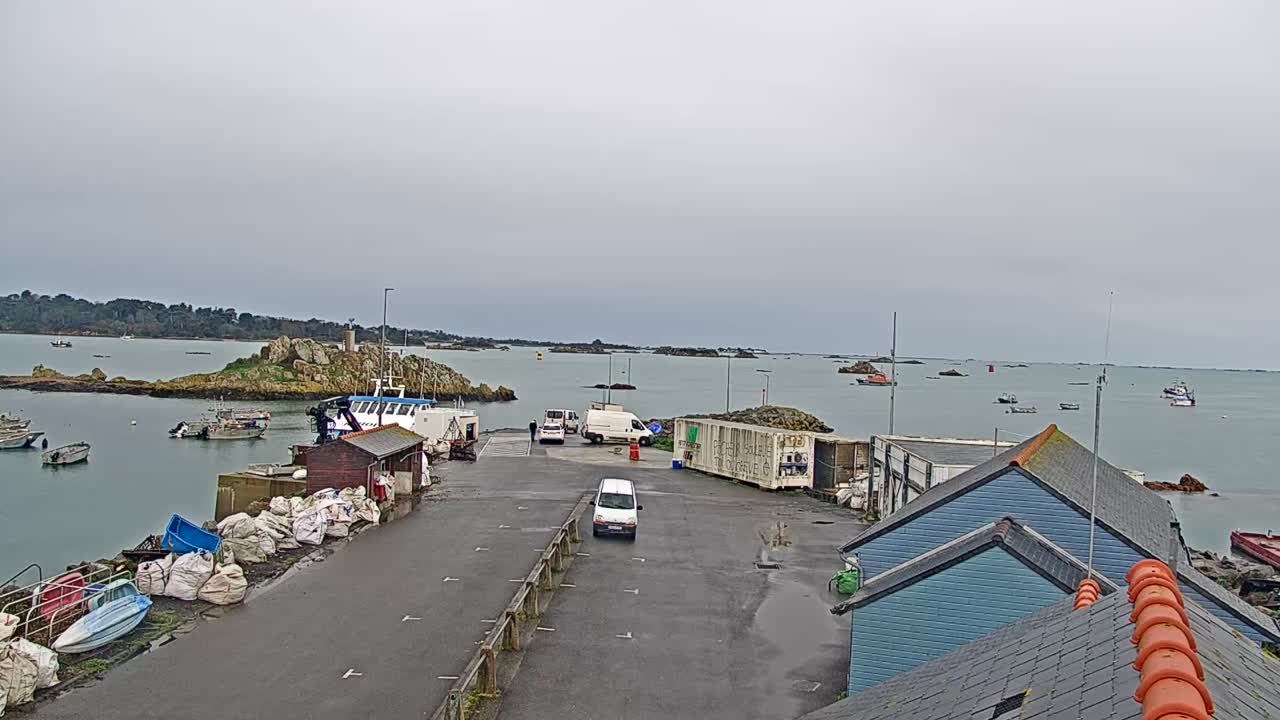 Ploubazlanec, Loguivy Village & Coast Live Cam - Guingamp, Côtes-d'Armor, 	Bretagne, France