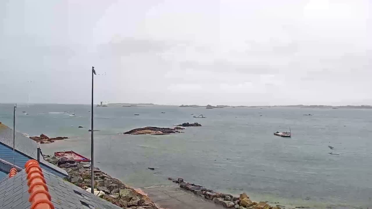 Ploubazlanec, Loguivy Village & Coast Live Cam - Guingamp, Côtes-d'Armor, 	Bretagne, France