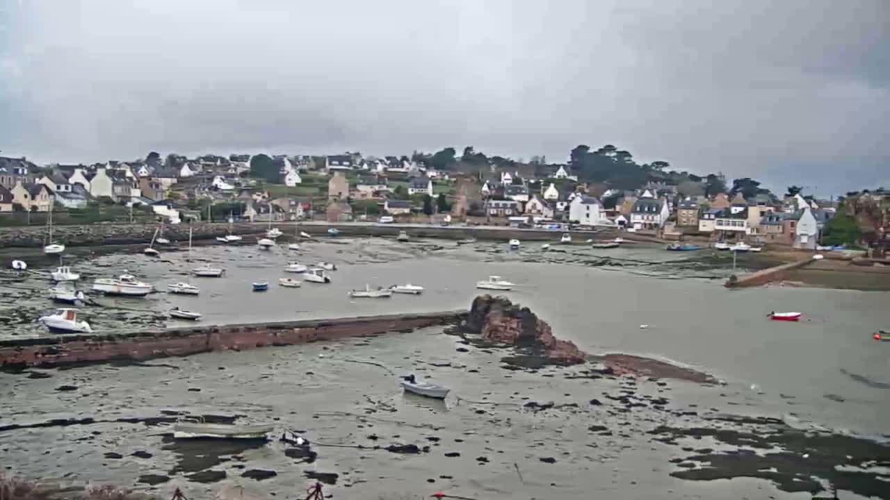 Ploubazlanec, Loguivy Village & Coast Live Cam - Guingamp, Côtes-d'Armor, 	Bretagne, France