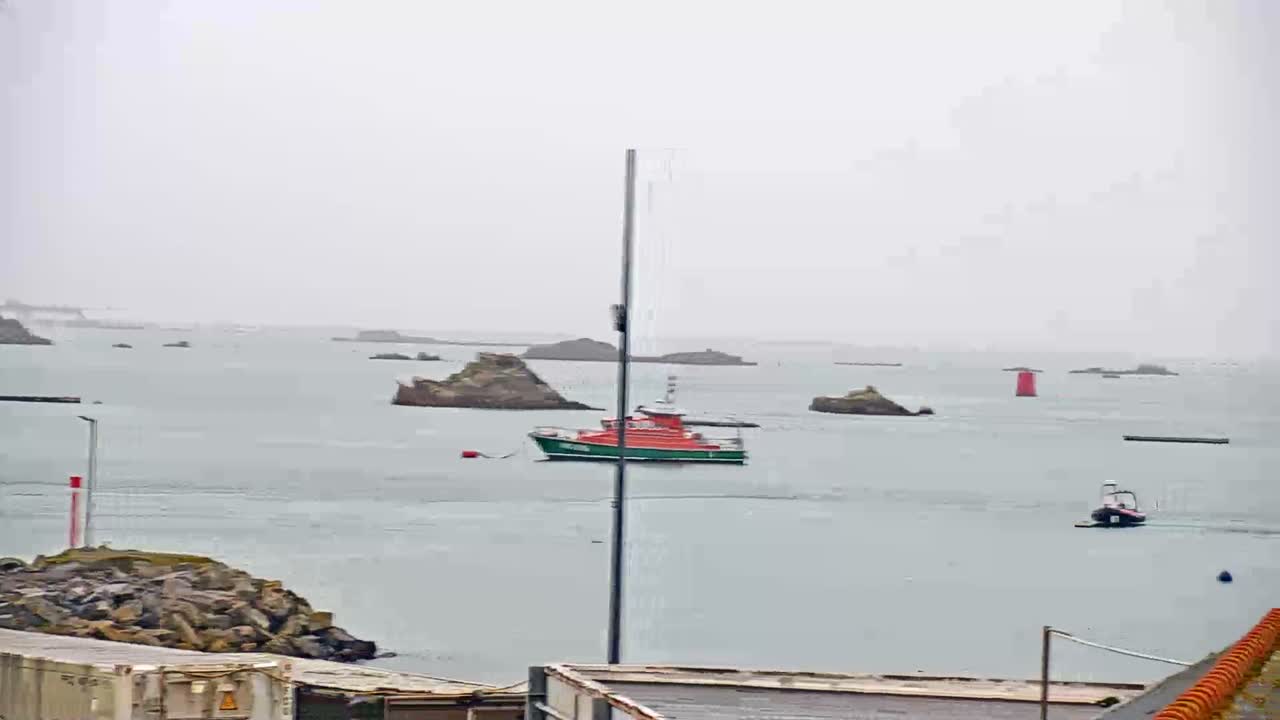Ploubazlanec, Loguivy Village & Coast Live Cam - Guingamp, Côtes-d'Armor, 	Bretagne, France
