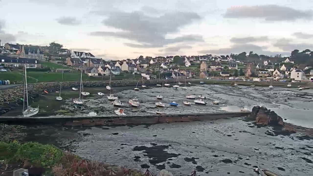 Ploubazlanec, Loguivy Village & Coast Live Cam - Guingamp, Côtes-d'Armor, 	Bretagne, France