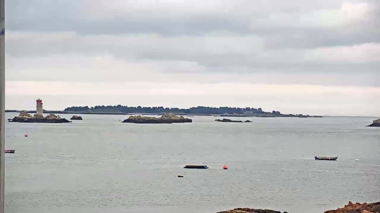 Ploubazlanec, Loguivy Village & Coast Live Cam - Guingamp, Côtes-d'Armor, 	Bretagne, France