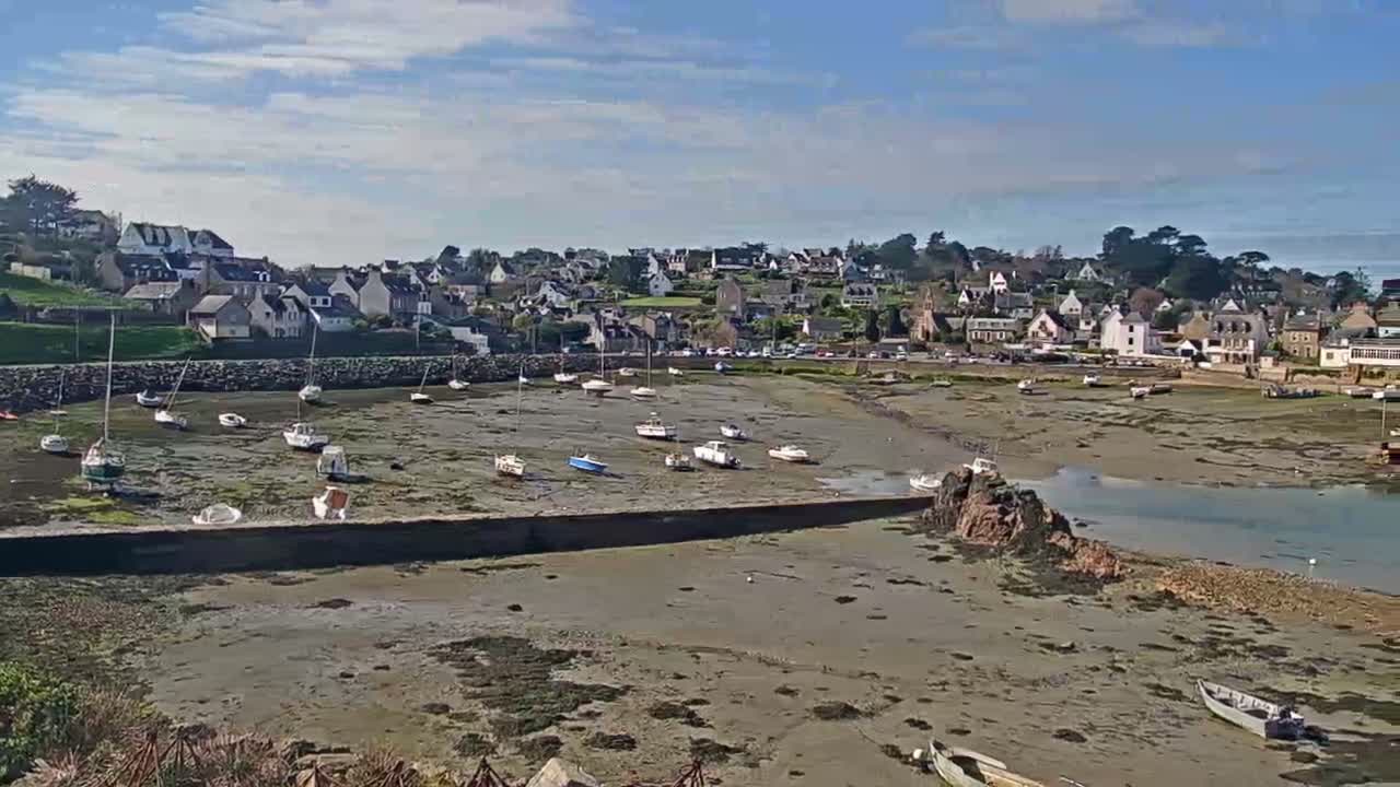 Ploubazlanec, Loguivy Village & Coast Live Cam - Guingamp, Côtes-d'Armor, 	Bretagne, France