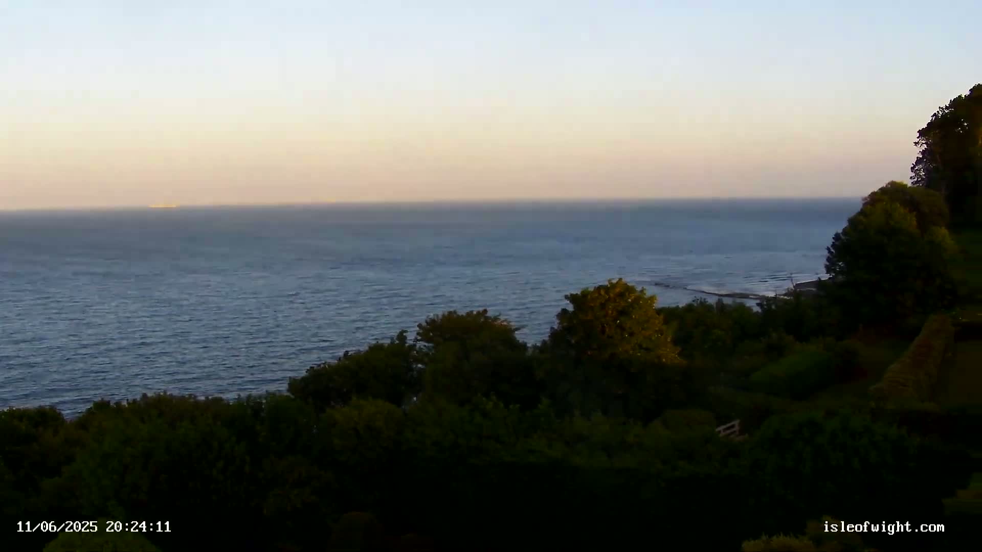 Isle of Wight Luccombe Coast Live Cam - Isle of Wight, South East, England, United Kingdom