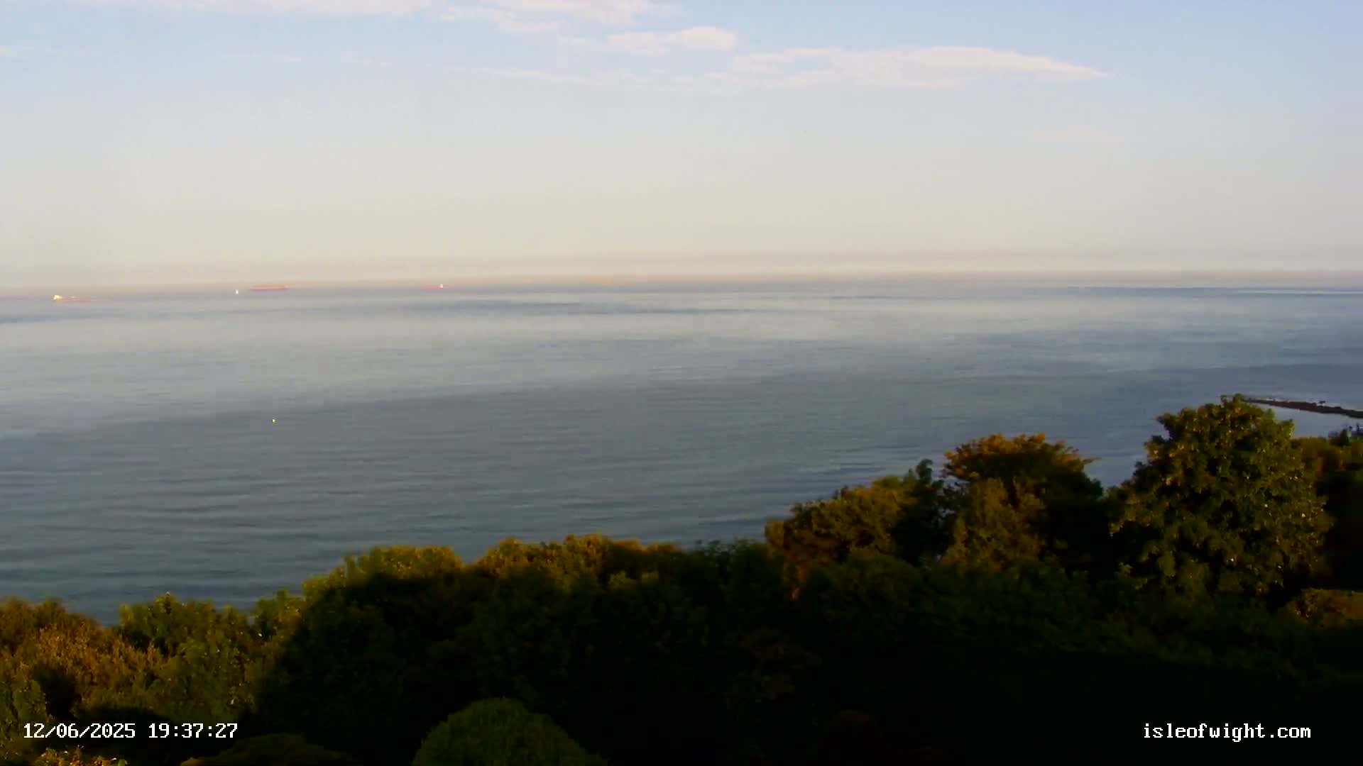 Isle of Wight Luccombe Coast Live Cam - Isle of Wight, South East, England, United Kingdom