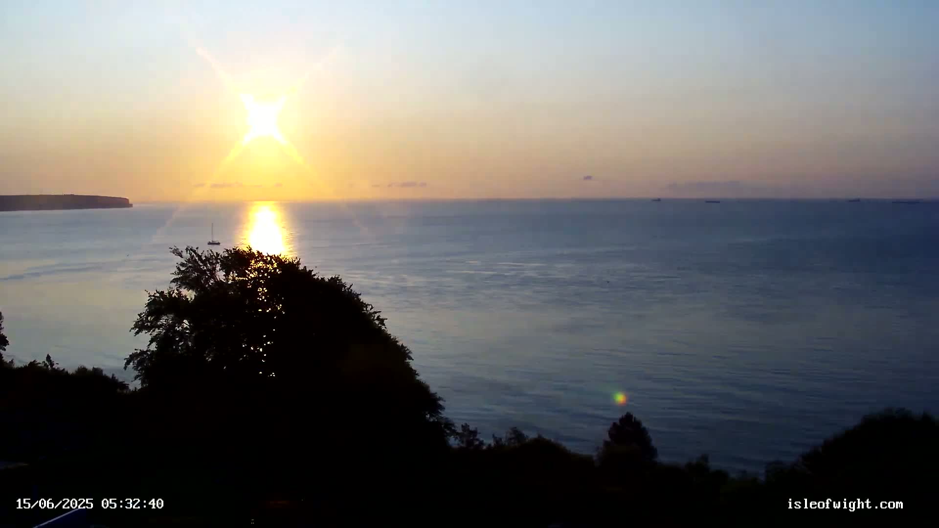 Isle of Wight Luccombe Coast Live Cam - Isle of Wight, South East, England, United Kingdom