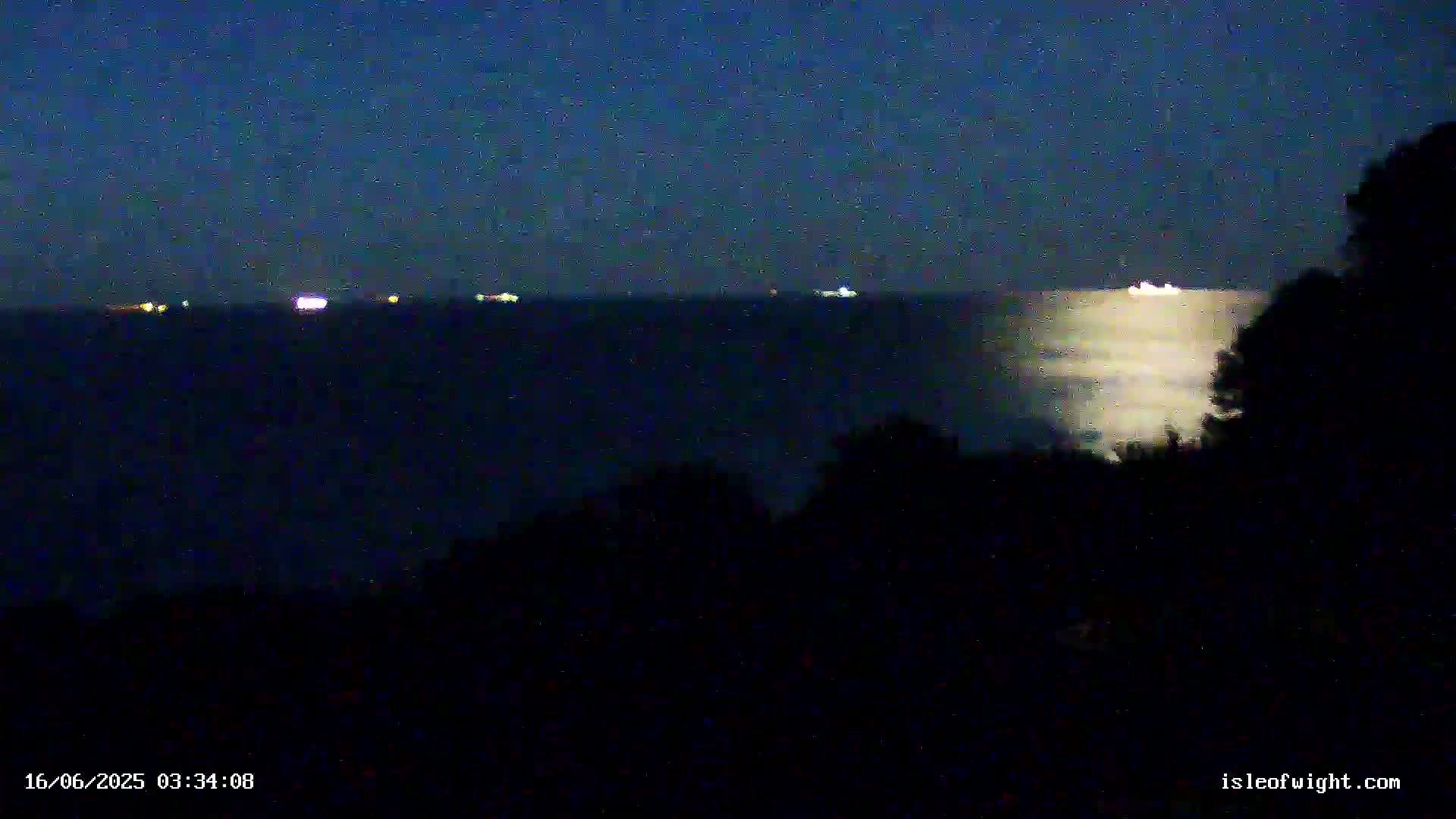 Isle of Wight Luccombe Coast Live Cam - Isle of Wight, South East, England, United Kingdom