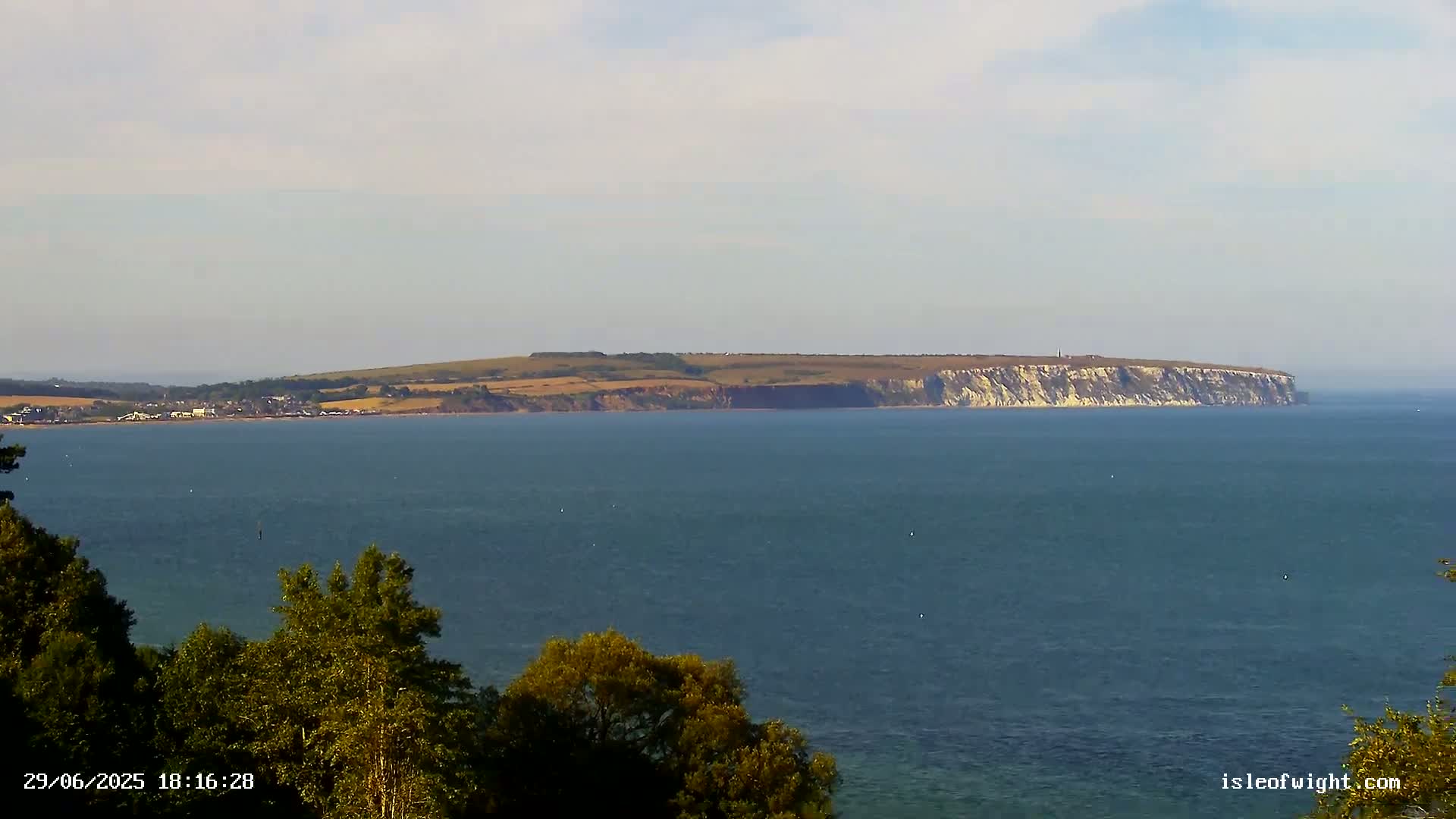 Isle of Wight Luccombe Coast Live Cam - Isle of Wight, South East, England, United Kingdom