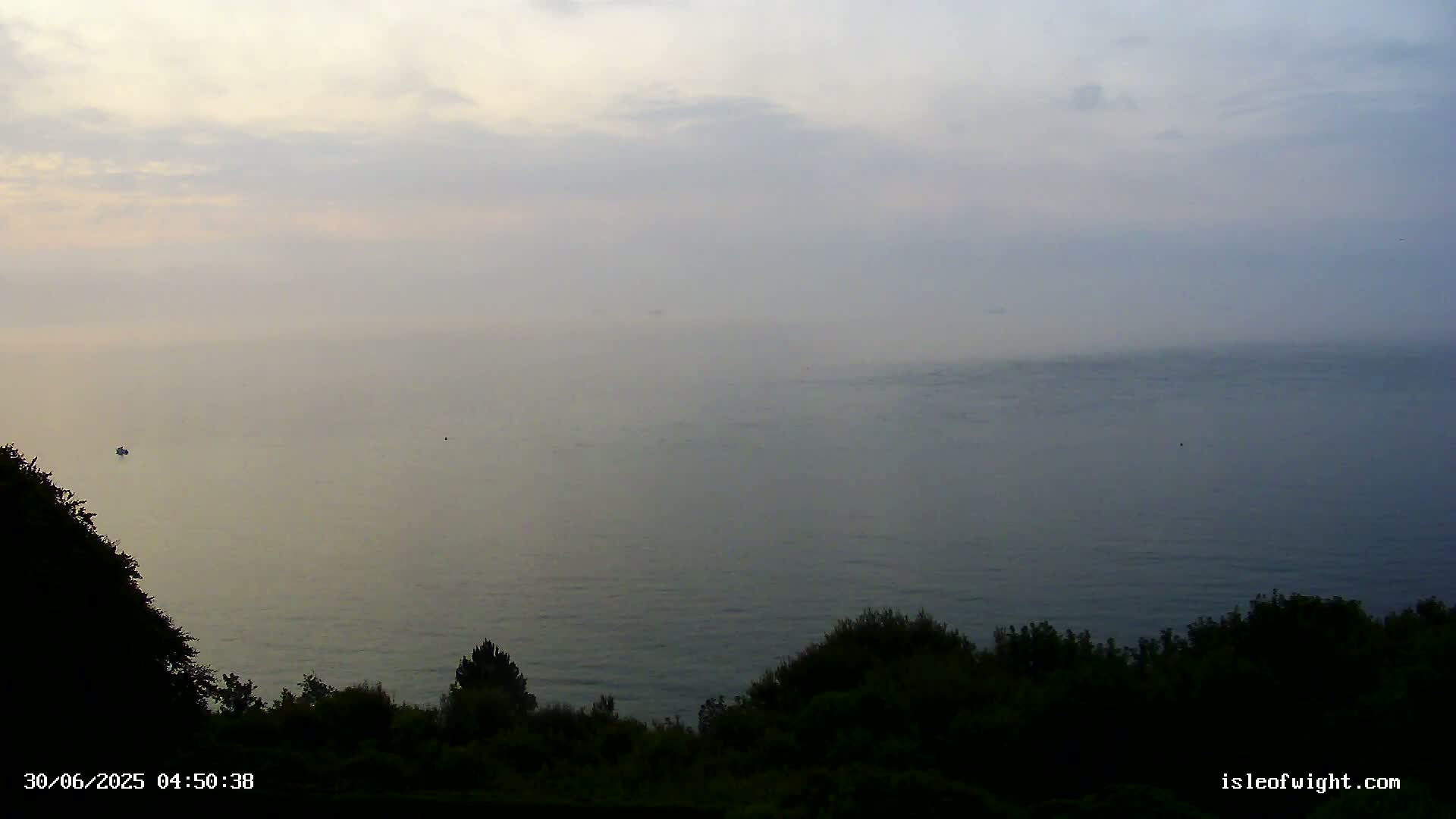 Isle of Wight Luccombe Coast Live Cam - Isle of Wight, South East, England, United Kingdom