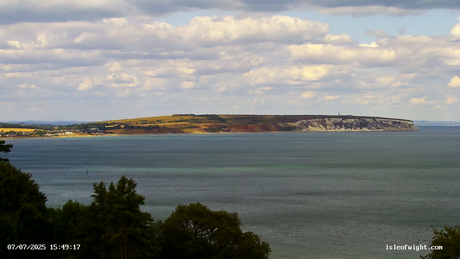 Isle of Wight Luccombe Coast Live Cam - Isle of Wight, South East, England, United Kingdom