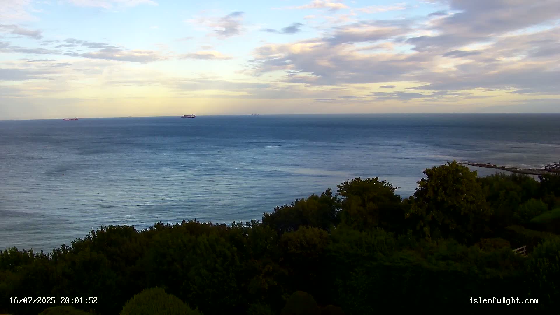 Isle of Wight Luccombe Coast Live Cam - Isle of Wight, South East, England, United Kingdom