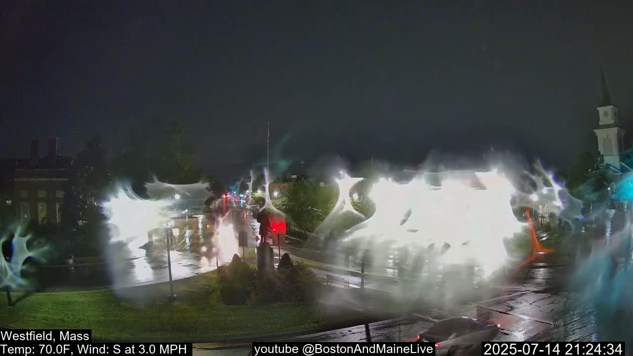 Park Square Live  Cam - Westfield, Massachusetts USA
