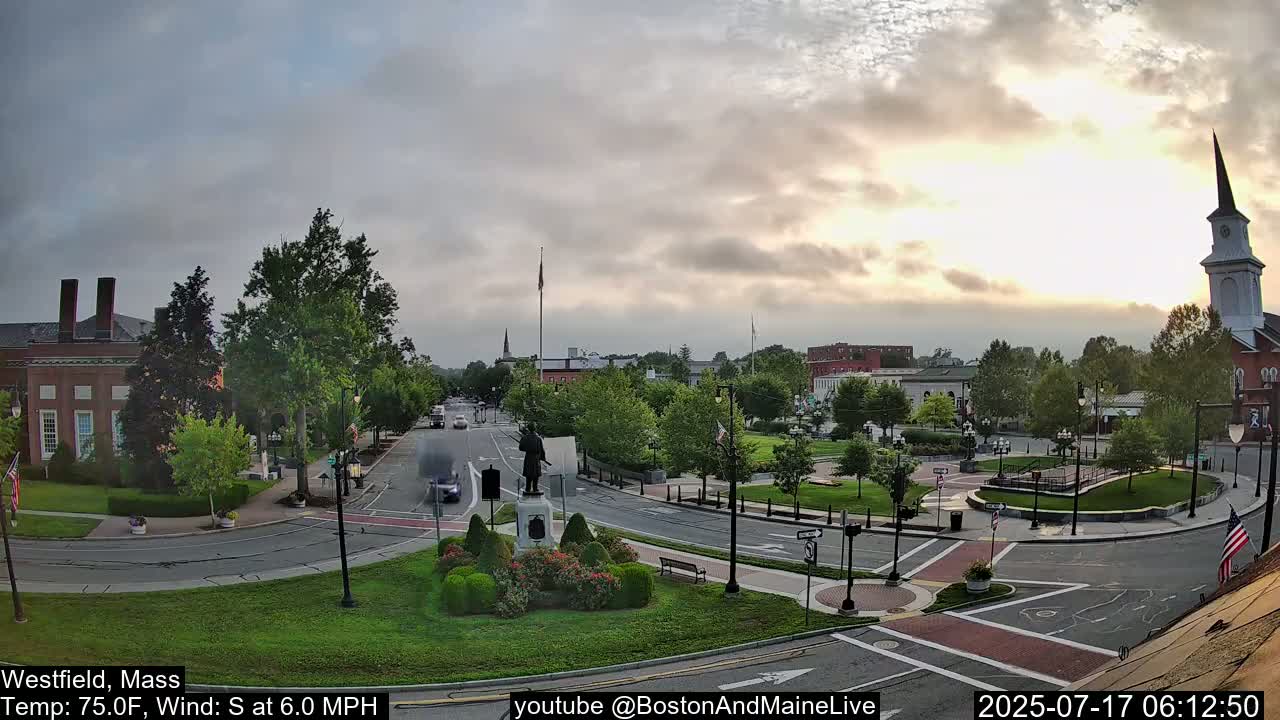 Park Square Live  Cam - Westfield, Massachusetts USA