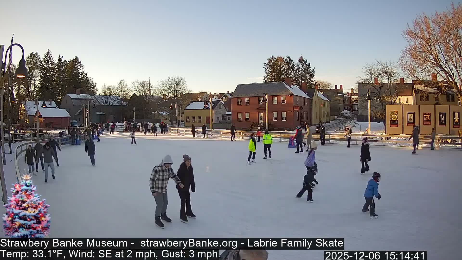 Westfield, Park Square Live  Cam - Westfield, Massachusetts USA