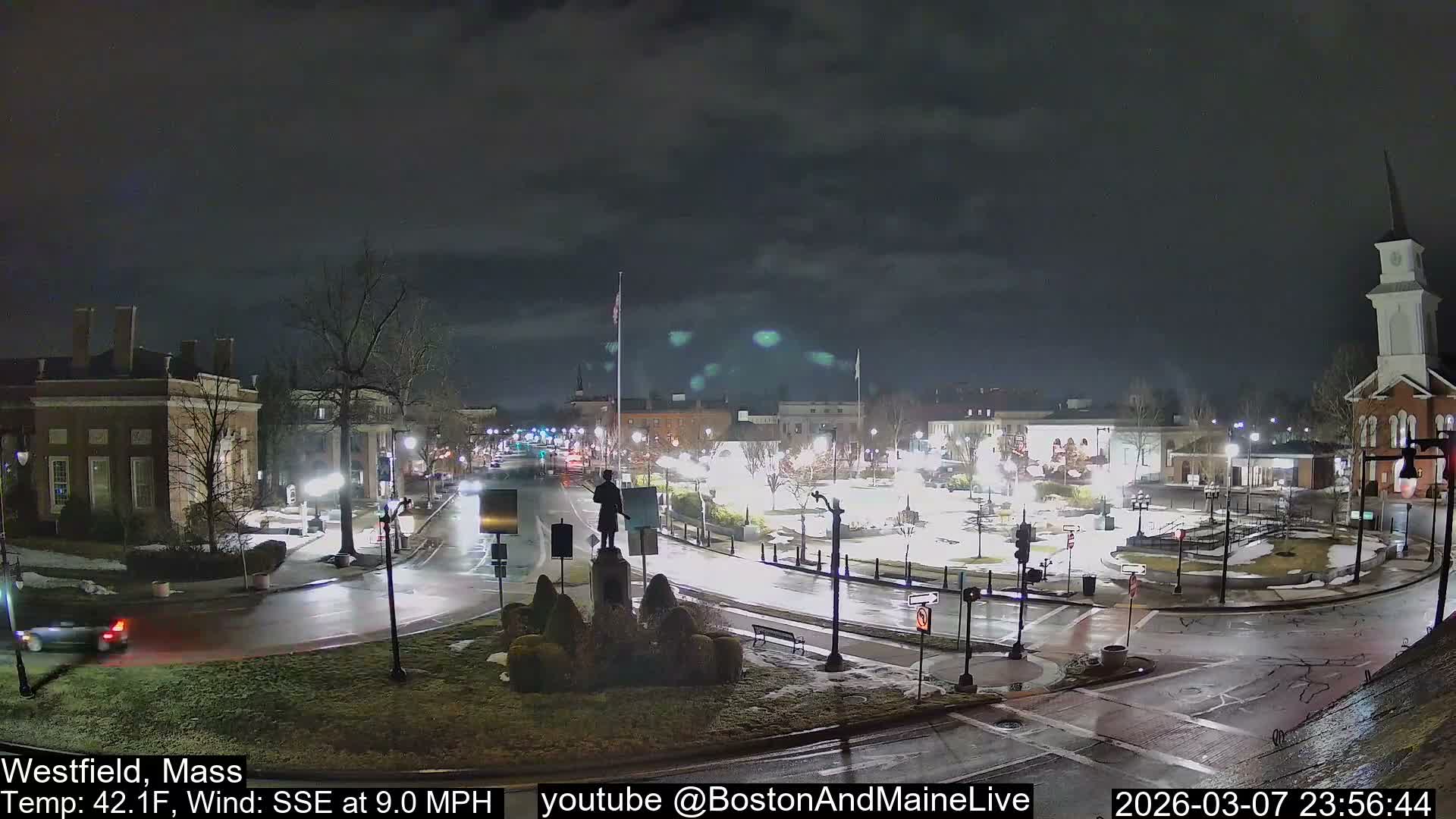 Westfield, Park Square Live  Cam - Westfield, Massachusetts USA