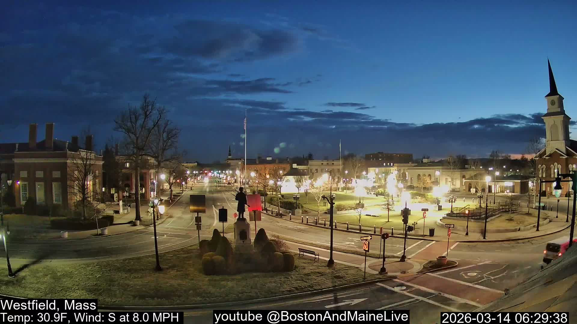 Westfield, Park Square Live  Cam - Westfield, Massachusetts USA