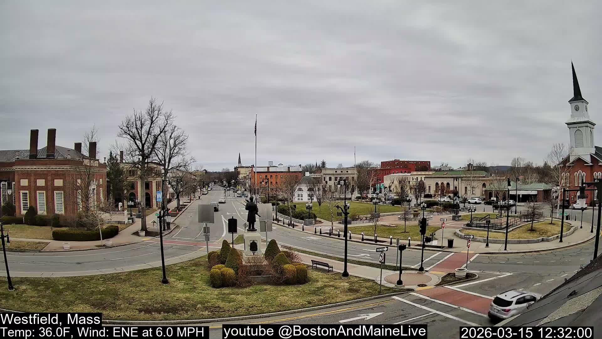 Westfield, Park Square Live  Cam - Westfield, Massachusetts USA