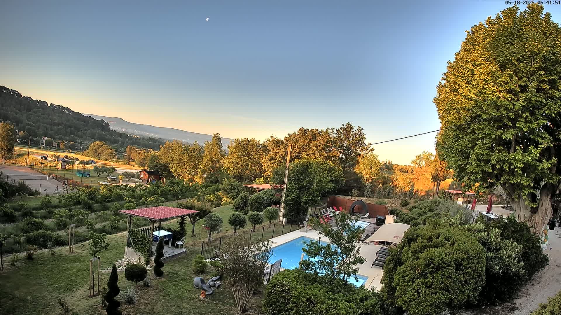 Villelaure, L'Oustaou du Luberon Village Live Cam - Apt, Vaucluse, Provence-Alpes-Côte d’Azur, France
