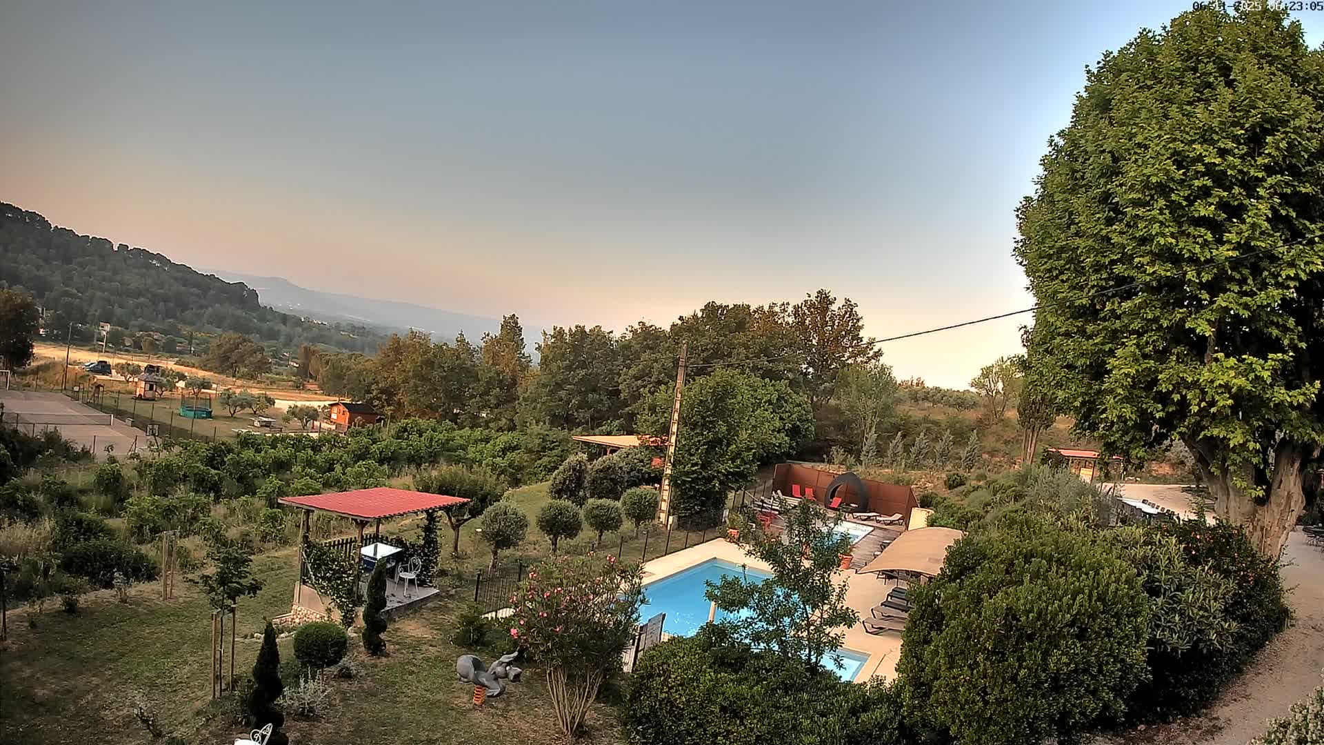 Villelaure, L'Oustaou du Luberon Village Live Cam - Apt, Vaucluse, Provence-Alpes-Côte d’Azur, France