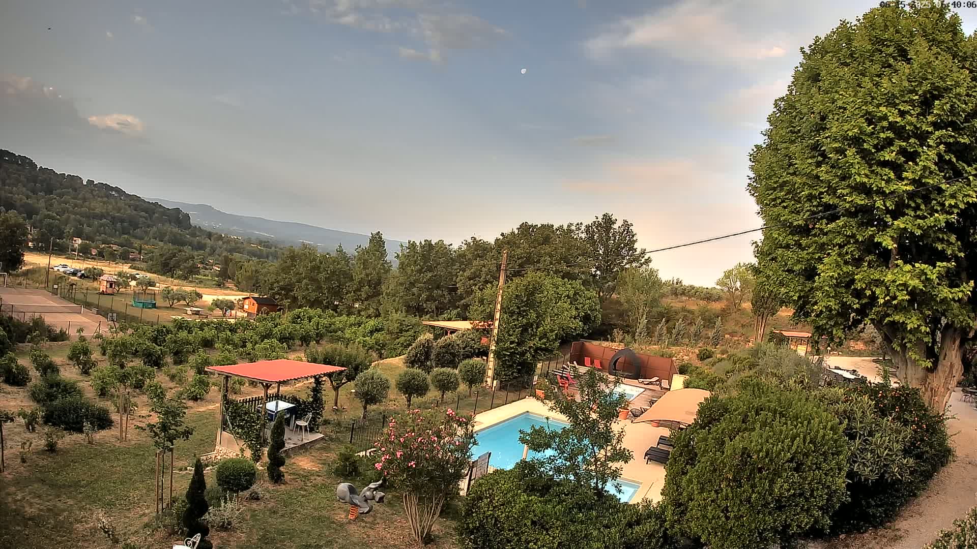 Villelaure, L'Oustaou du Luberon Village Live Cam - Apt, Vaucluse, Provence-Alpes-Côte d’Azur, France