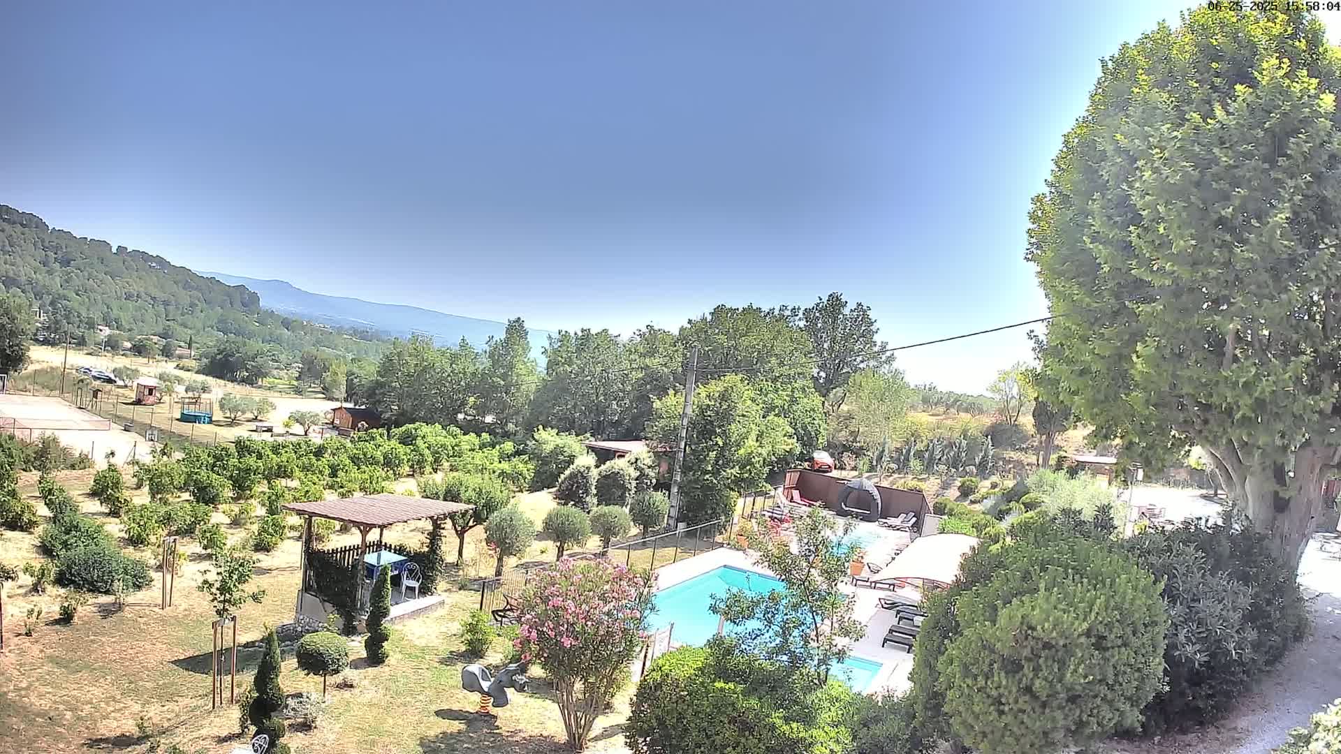 Villelaure, L'Oustaou du Luberon Village Live Cam - Apt, Vaucluse, Provence-Alpes-Côte d’Azur, France
