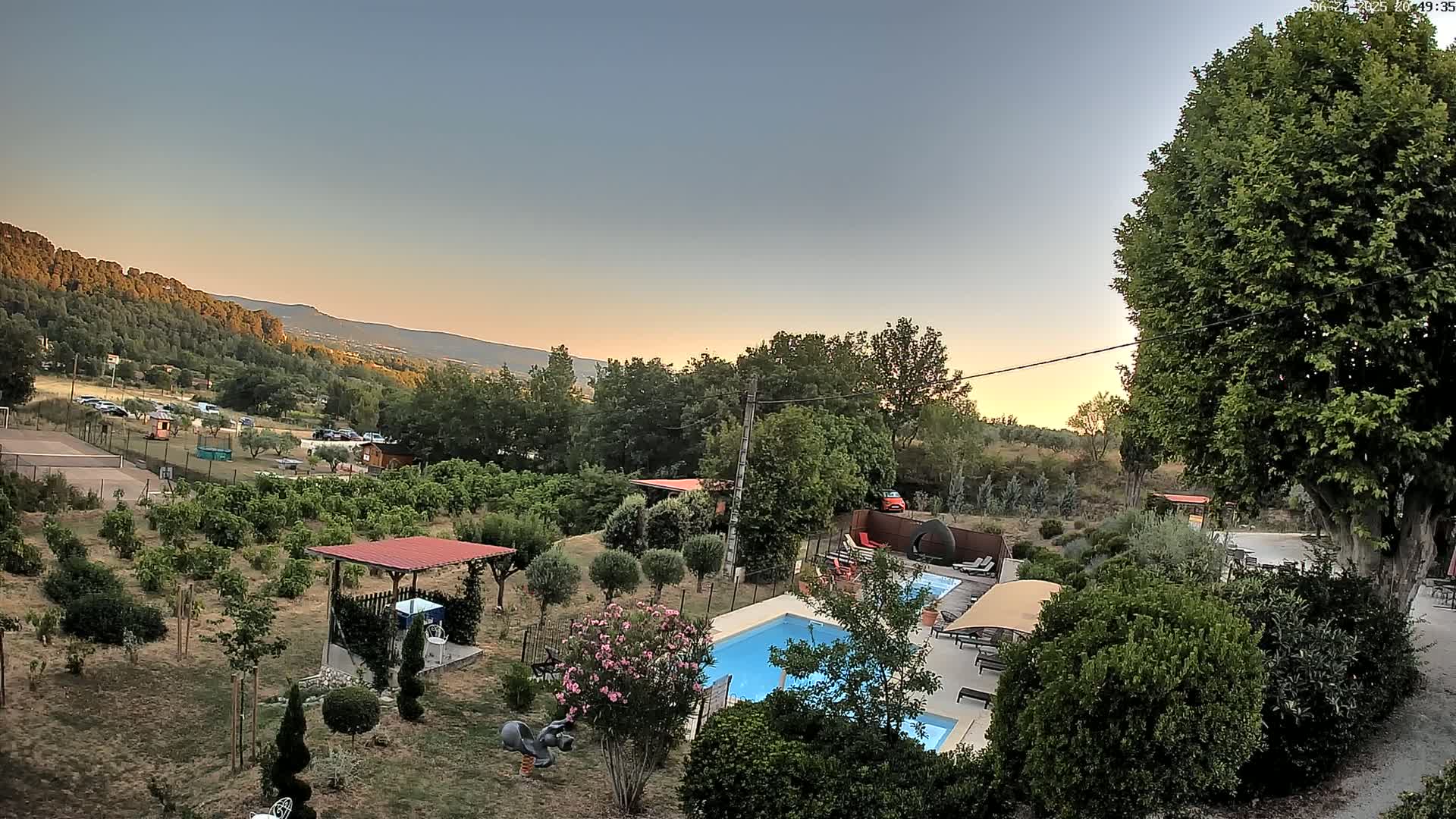 Villelaure, L'Oustaou du Luberon Village Live Cam - Apt, Vaucluse, Provence-Alpes-Côte d’Azur, France