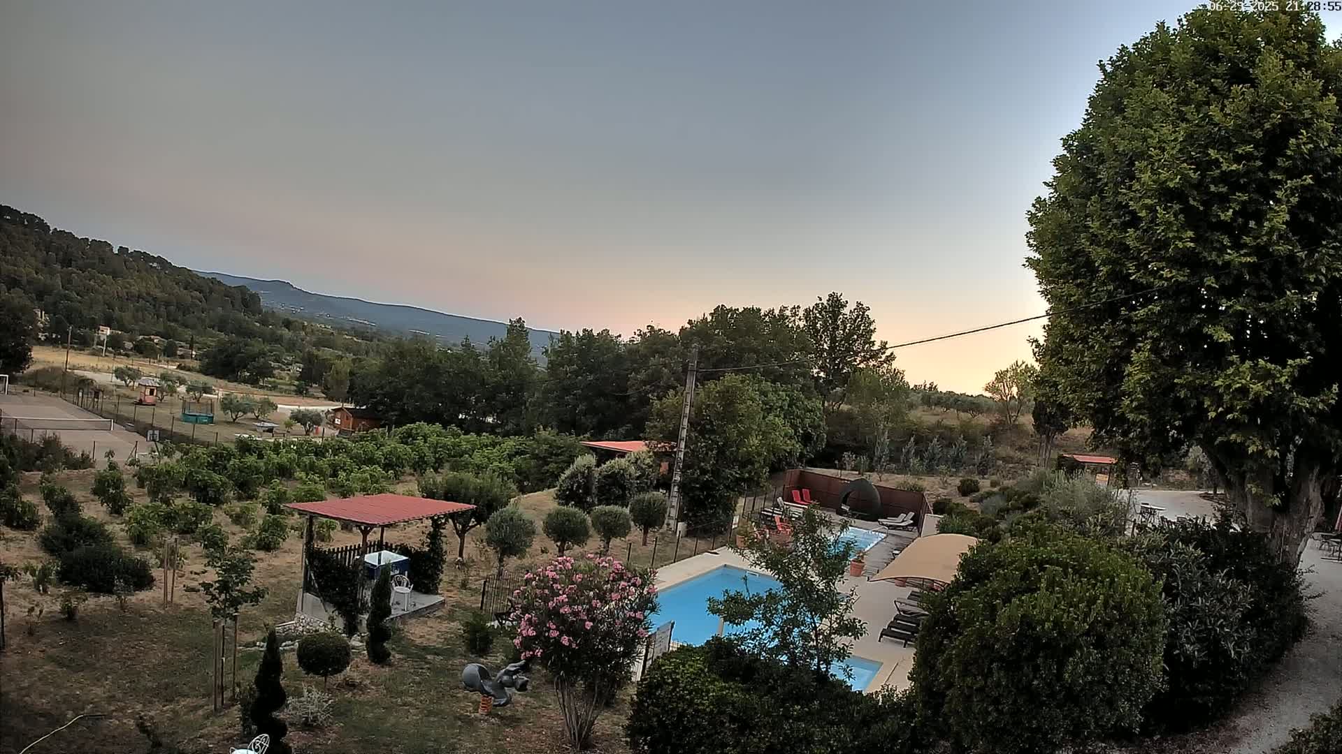 Villelaure, L'Oustaou du Luberon Village Live Cam - Apt, Vaucluse, Provence-Alpes-Côte d’Azur, France