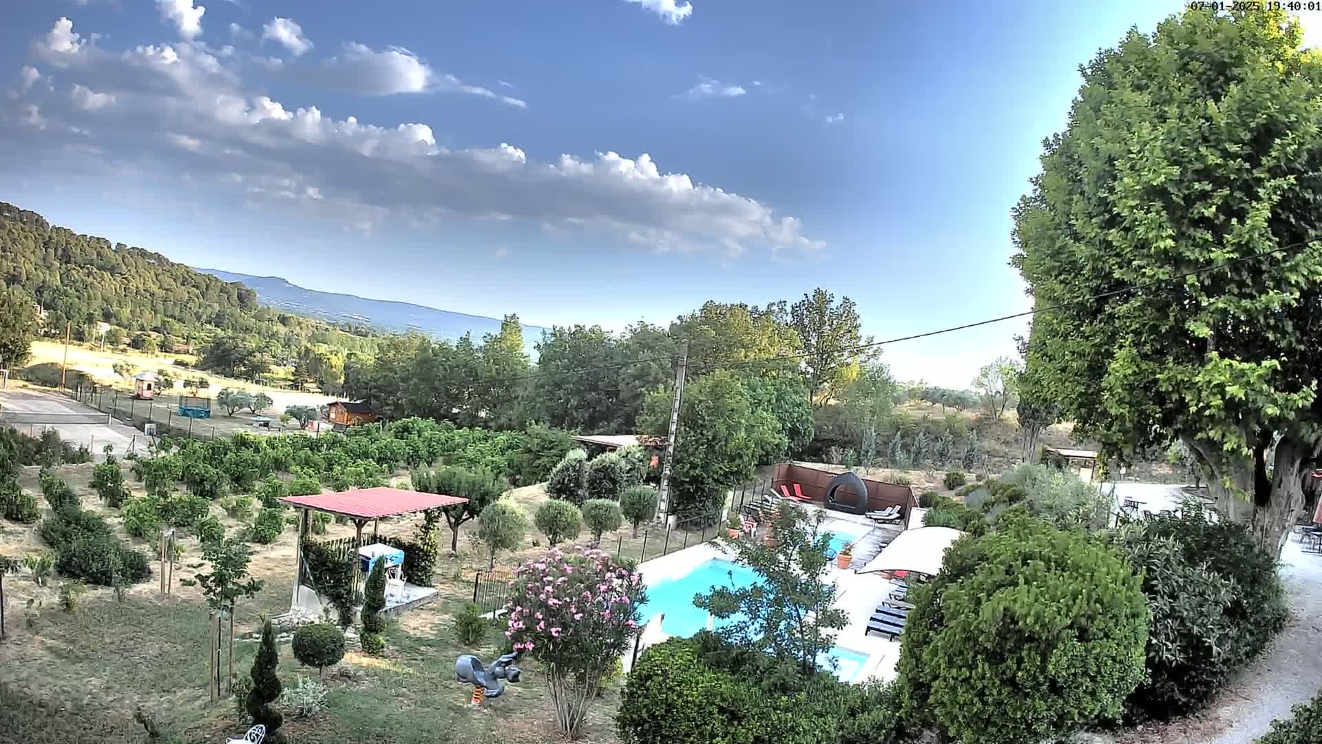 Villelaure, L'Oustaou du Luberon Village Live Cam - Apt, Vaucluse, Provence-Alpes-Côte d’Azur, France