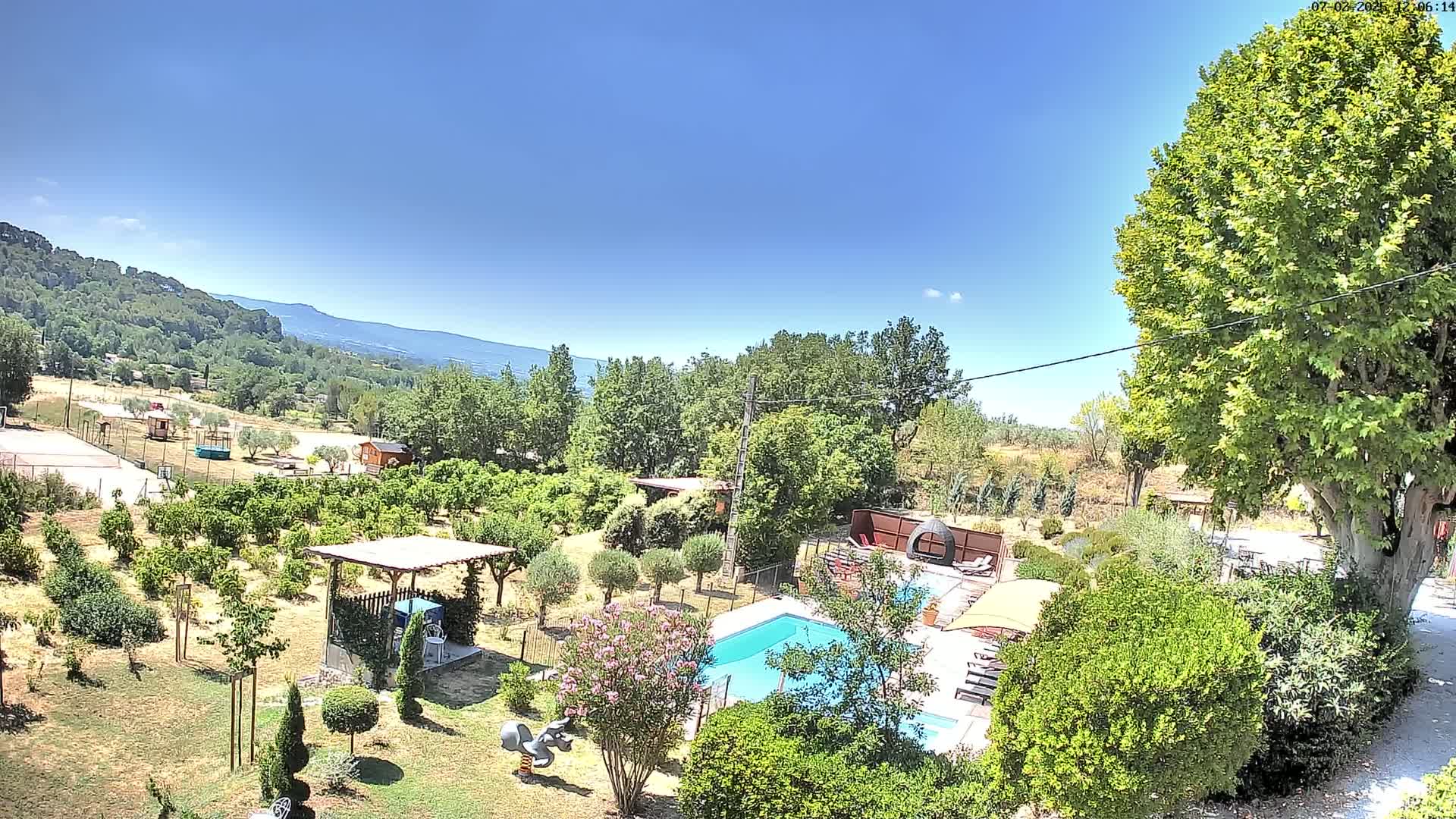 Villelaure, L'Oustaou du Luberon Village Live Cam - Apt, Vaucluse, Provence-Alpes-Côte d’Azur, France