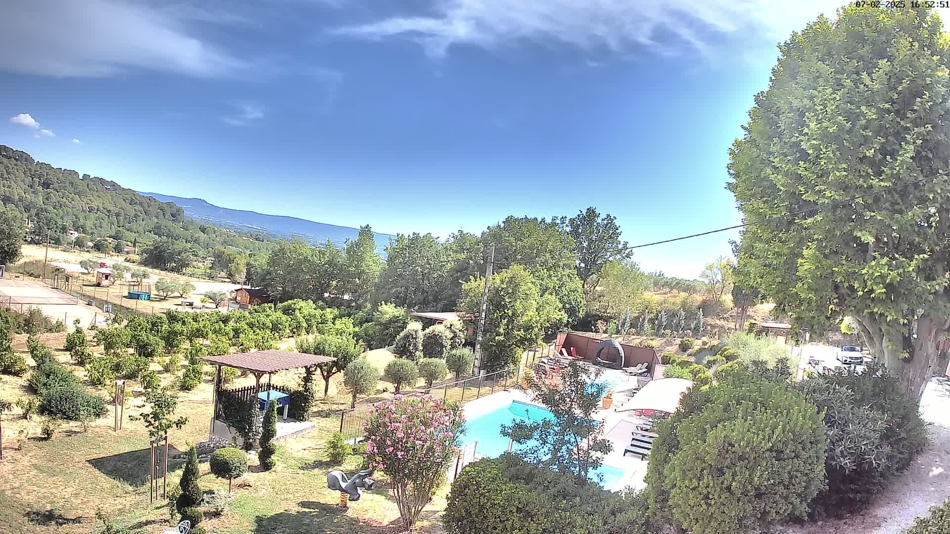 Villelaure, L'Oustaou du Luberon Village Live Cam - Apt, Vaucluse, Provence-Alpes-Côte d’Azur, France