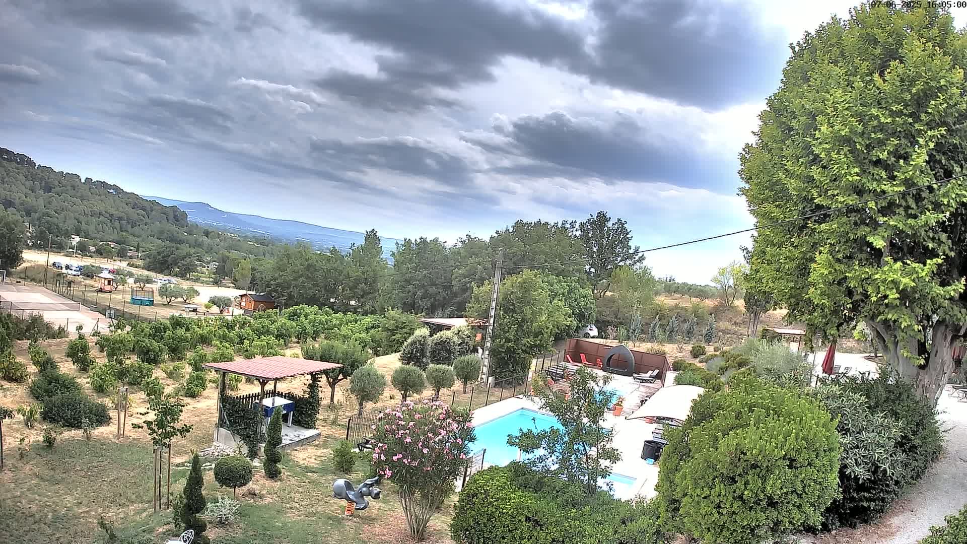Villelaure, L'Oustaou du Luberon Village Live Cam - Apt, Vaucluse, Provence-Alpes-Côte d’Azur, France