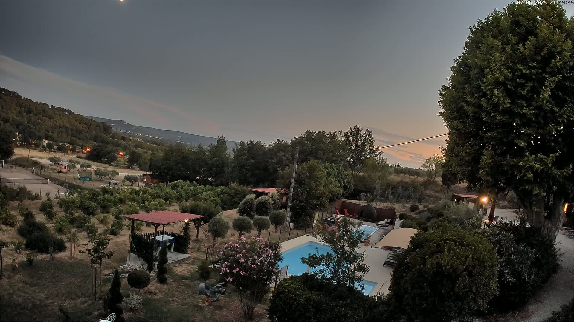 Villelaure, L'Oustaou du Luberon Village Live Cam - Apt, Vaucluse, Provence-Alpes-Côte d’Azur, France