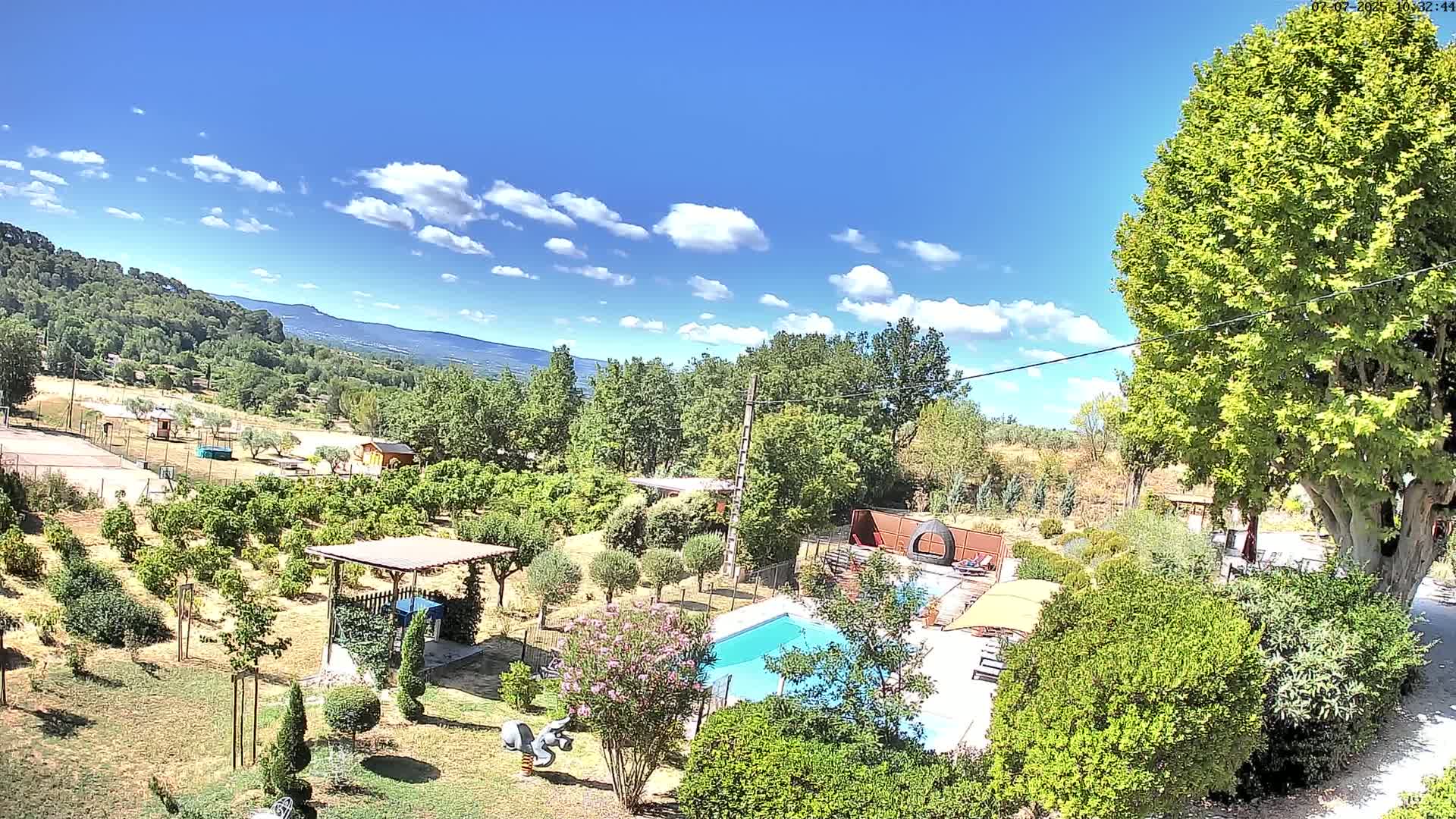 Villelaure, L'Oustaou du Luberon Village Live Cam - Apt, Vaucluse, Provence-Alpes-Côte d’Azur, France
