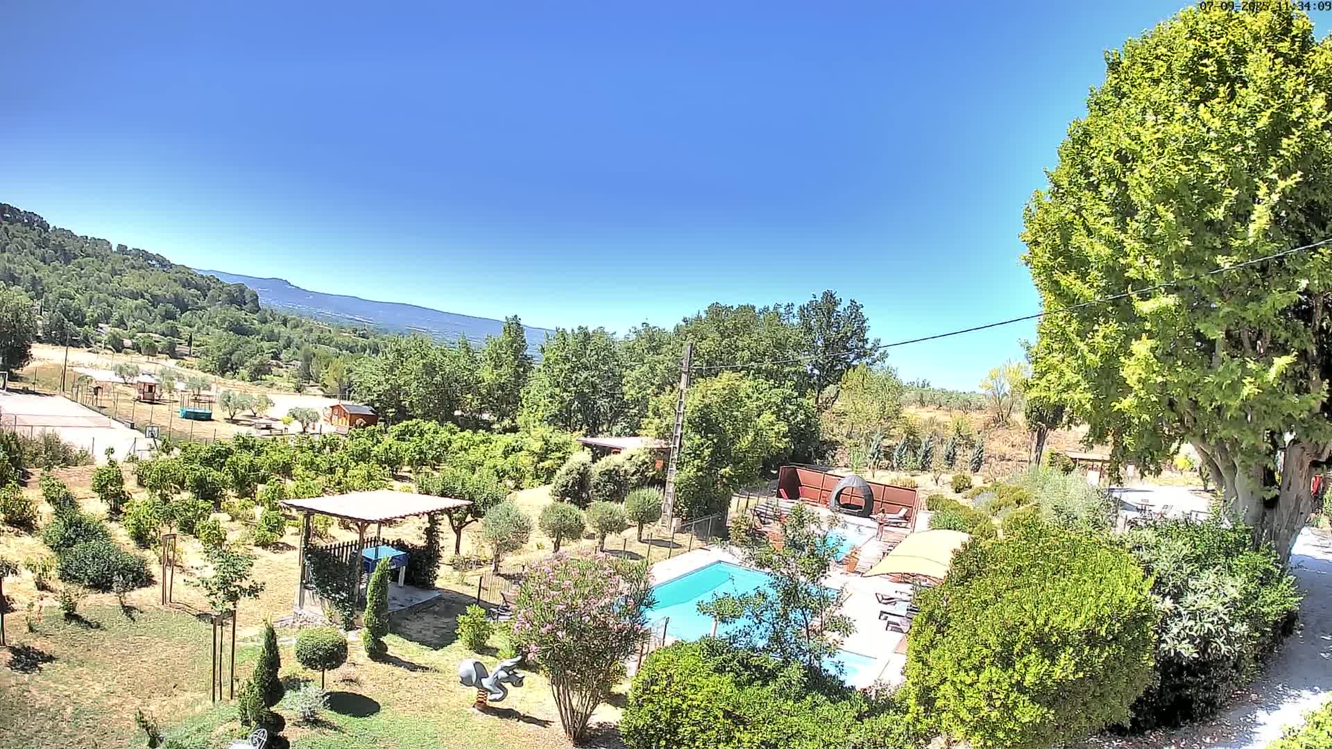 Villelaure, L'Oustaou du Luberon Village Live Cam - Apt, Vaucluse, Provence-Alpes-Côte d’Azur, France