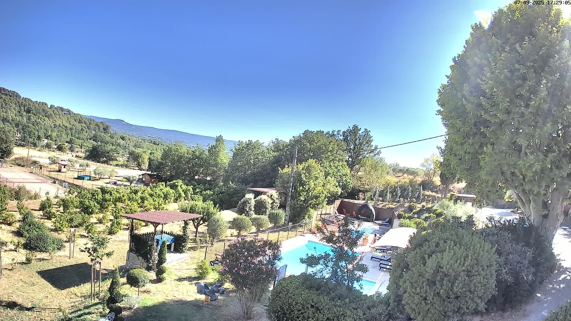 Villelaure, L'Oustaou du Luberon Village Live Cam - Apt, Vaucluse, Provence-Alpes-Côte d’Azur, France
