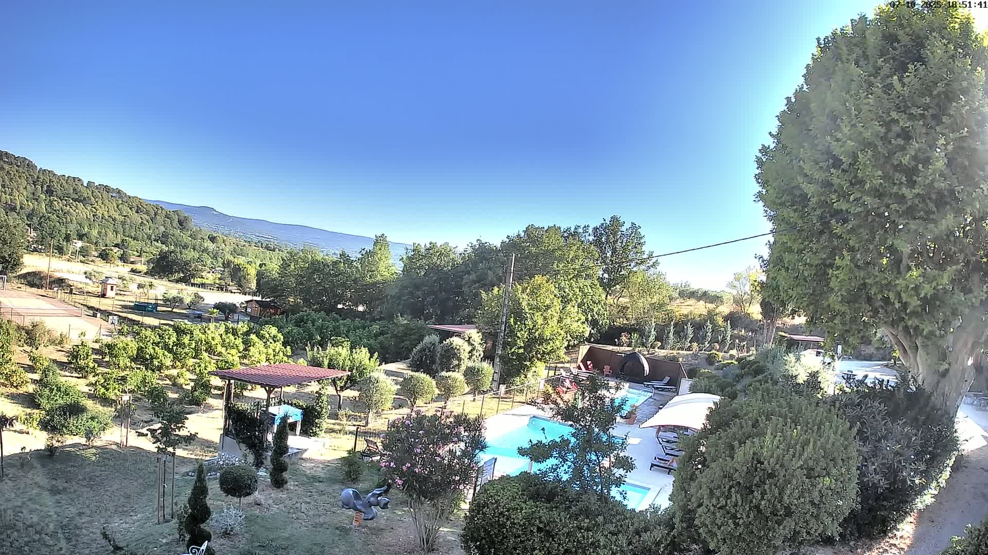 Villelaure, L'Oustaou du Luberon Village Live Cam - Apt, Vaucluse, Provence-Alpes-Côte d’Azur, France