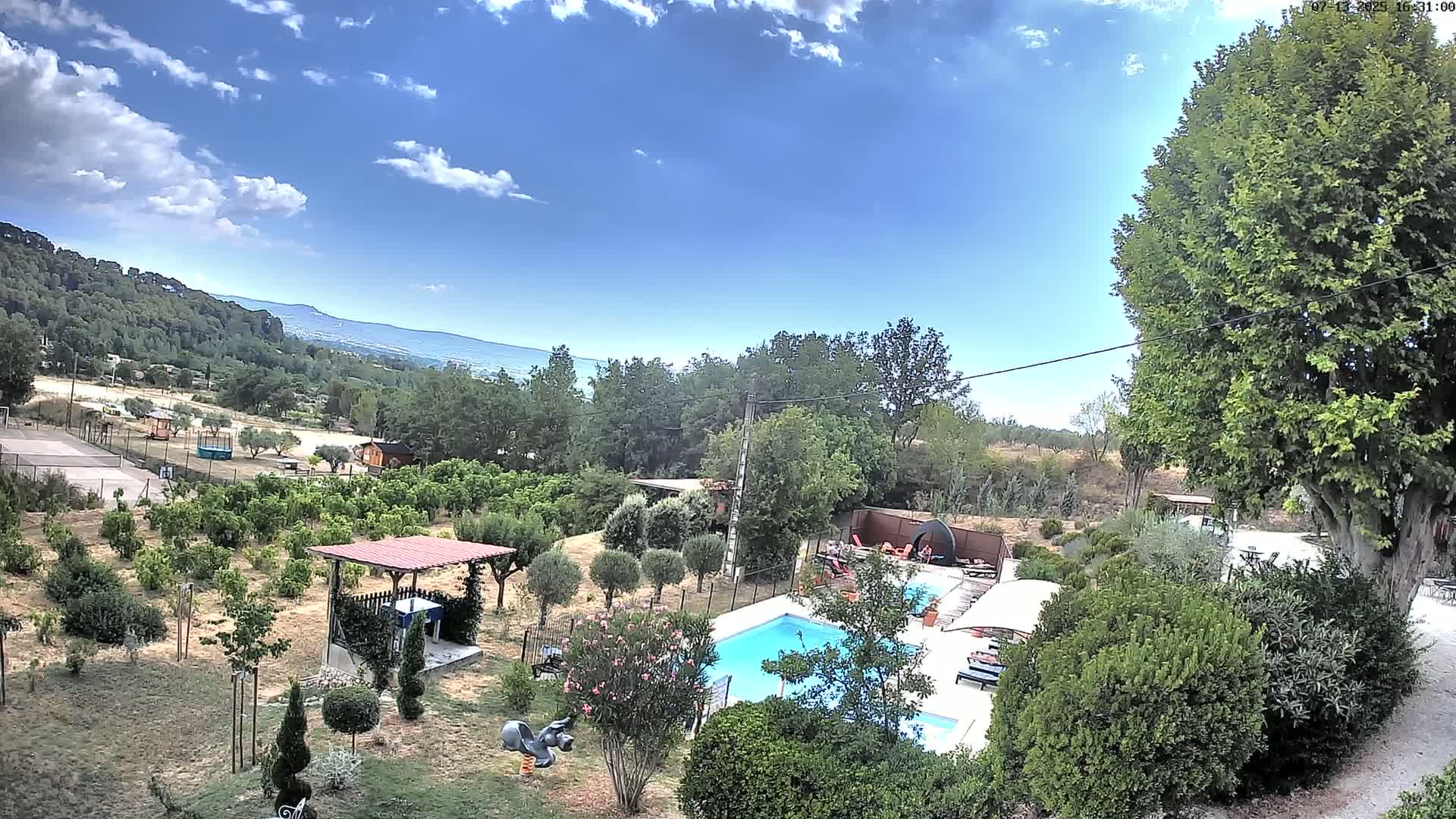 Villelaure, L'Oustaou du Luberon Village Live Cam - Apt, Vaucluse, Provence-Alpes-Côte d’Azur, France