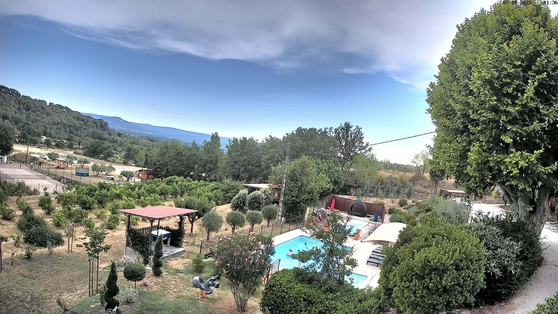 Villelaure, L'Oustaou du Luberon Village Live Cam - Apt, Vaucluse, Provence-Alpes-Côte d’Azur, France