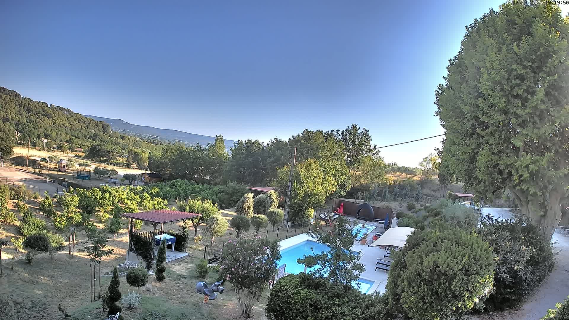 Villelaure, L'Oustaou du Luberon Village Live Cam - Apt, Vaucluse, Provence-Alpes-Côte d’Azur, France