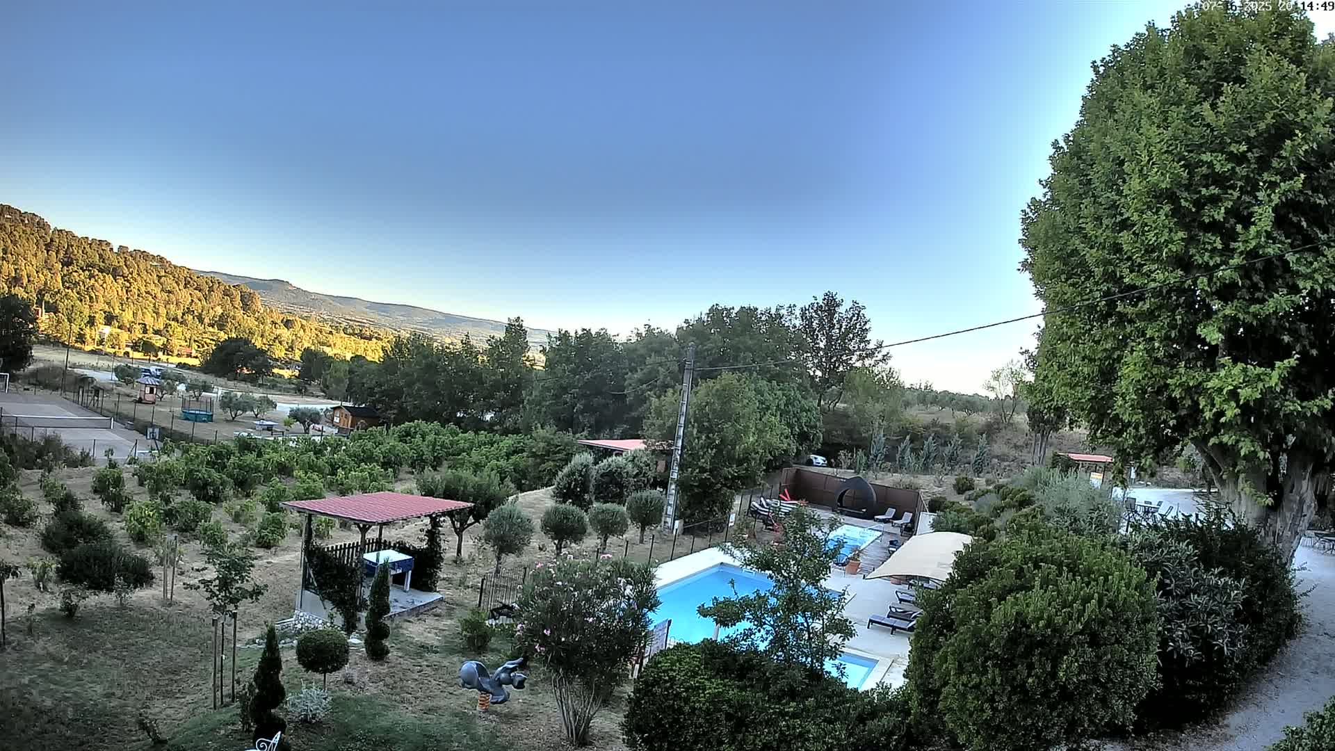 Villelaure, L'Oustaou du Luberon Village Live Cam - Apt, Vaucluse, Provence-Alpes-Côte d’Azur, France