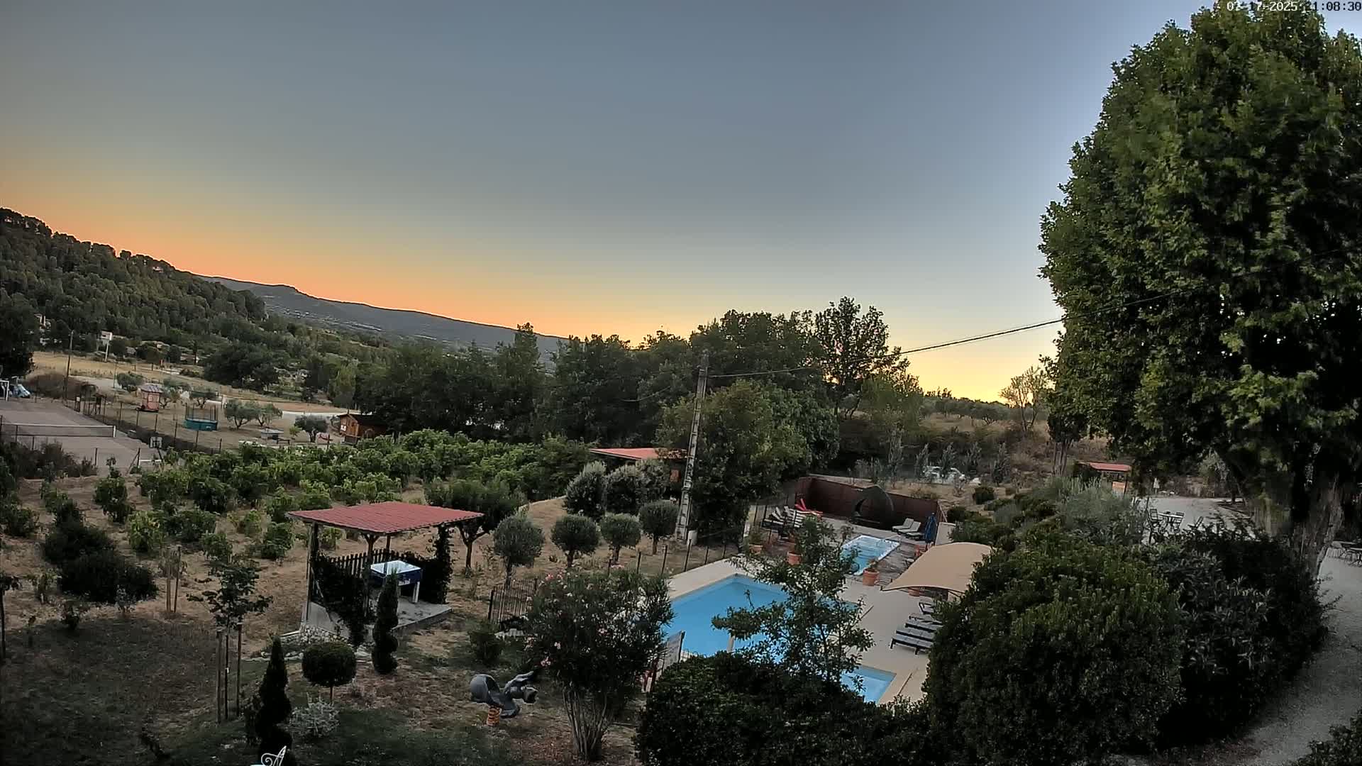 Villelaure, L'Oustaou du Luberon Village Live Cam - Apt, Vaucluse, Provence-Alpes-Côte d’Azur, France